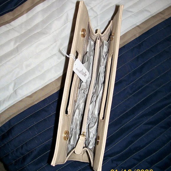 NWT Charming Charlie Handbag/Clutch - Picture 3 of 4